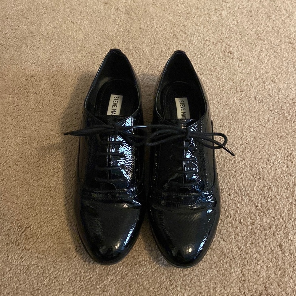 Black patent leather lace up flats